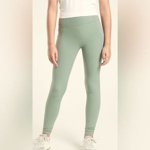 Athleta Girl stash your treasure tight- M/8-10